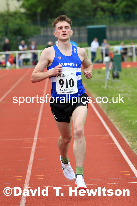 Men and Boys 5000 metres, 2022 North Eastern Track and Field Champs., Middlesbrough. David T. Hewitson/Sports for All Pics